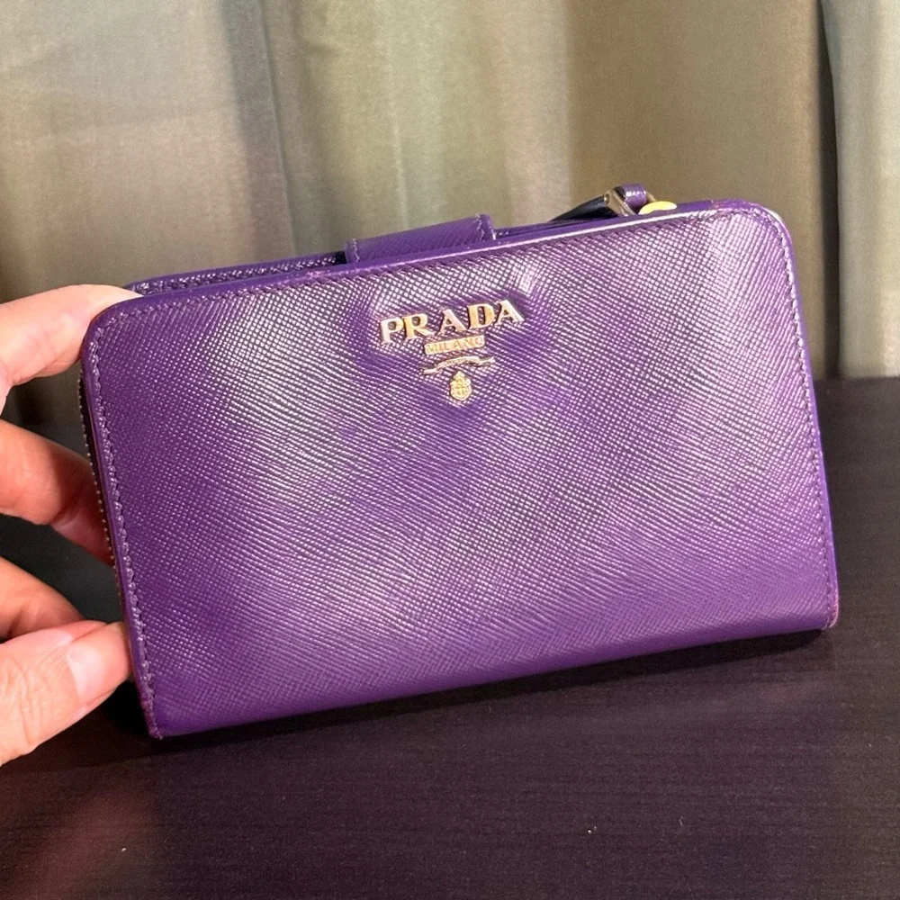Prada Purple Saffiano Zip Wallet with Gold Logo - Picture 1 of 8